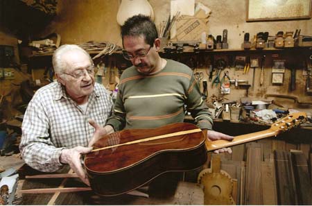 Antonio y Jose Marin en su taller